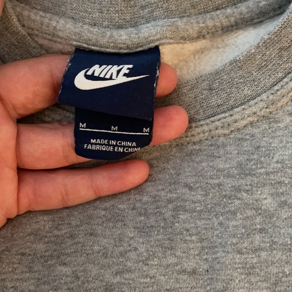 Nike Sweatshirt - Picture 3 of 3